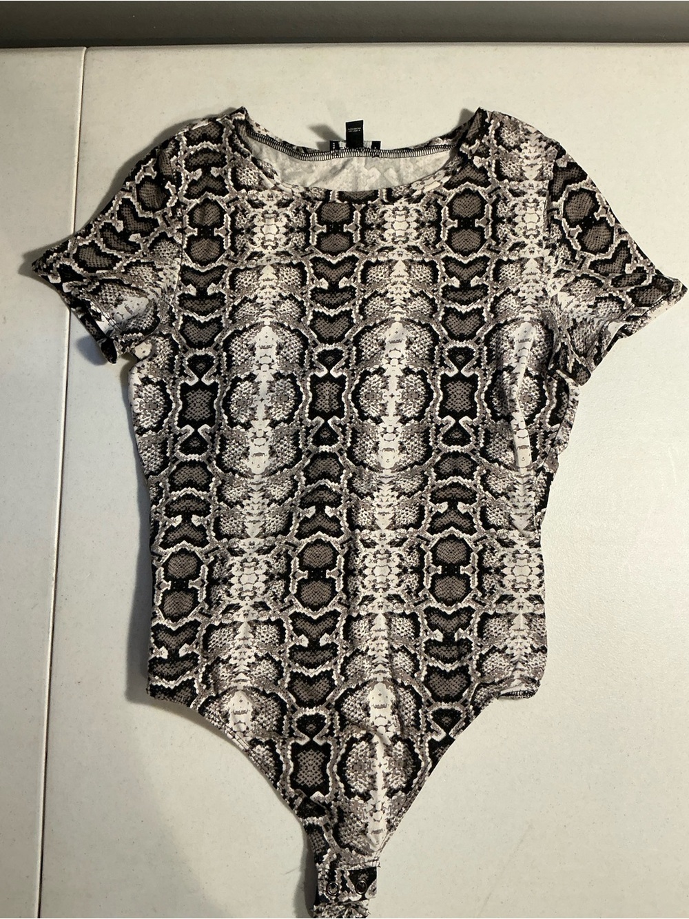Express Snakeskin Print Short Sleeve Bodysuit Size S Black Gray